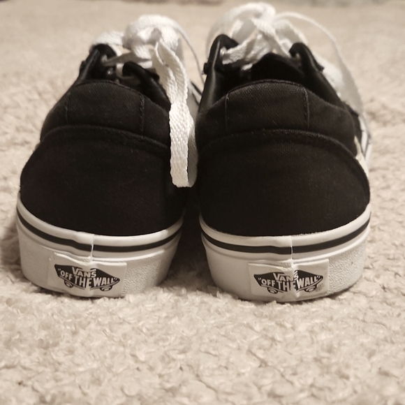Vans - Picture 3 of 4
